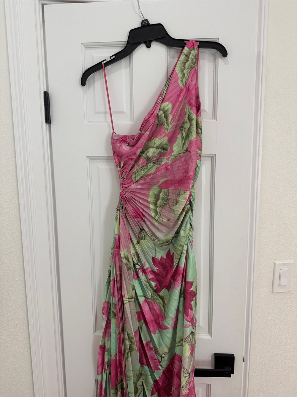 Pinkblush Pink & Mint Floral One-Shoulder Pleated Maxi Dress - Picture 2 of 3